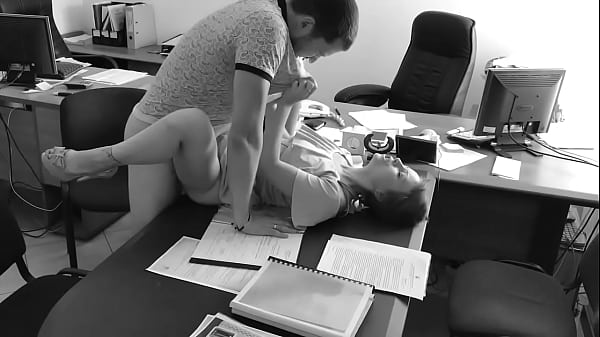 Трахаются На Работе Видео