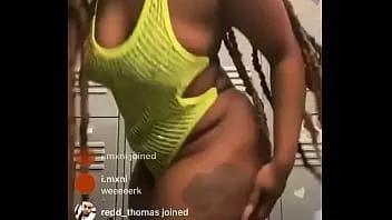 播放 克利夫兰脱衣舞娘 cheyanne simone 学习为迪克拍大屁股。
