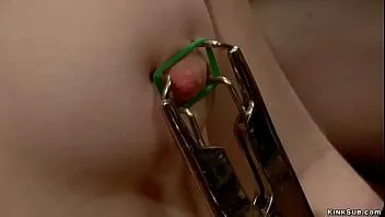 تشغيل استاذ عصي الحمار مقيد للطالب