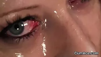 play Sürtük şeftali alır twinks üzerinde ona yüz yutma tüm the sperm