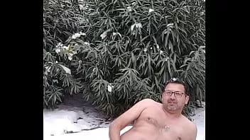 चलाएँ दिखावटी मैस्टर्बेटिंग बाहर में बर्फ