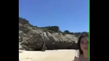 Play Naked girls on the beach live on periscope