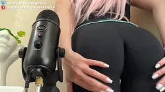 Afspelen Sexy Teen Massage: ASMR Girl die haar perfecte kont blootstelt in strakke leggings