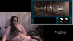 Oynat Çıplak Kraliyet Kulesi BBW Gamer Kız Büyük Göğüs ve Kıç Şeritleri Bölüm 4 için