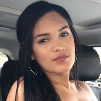 Gwiazda porno Alina Belle
